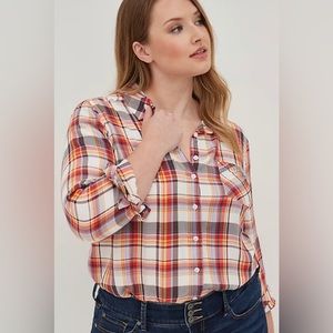 TORRID LIZZIE RAYON TWILL BUTTON-UP NWT SIZE 2, 2x, 18-20